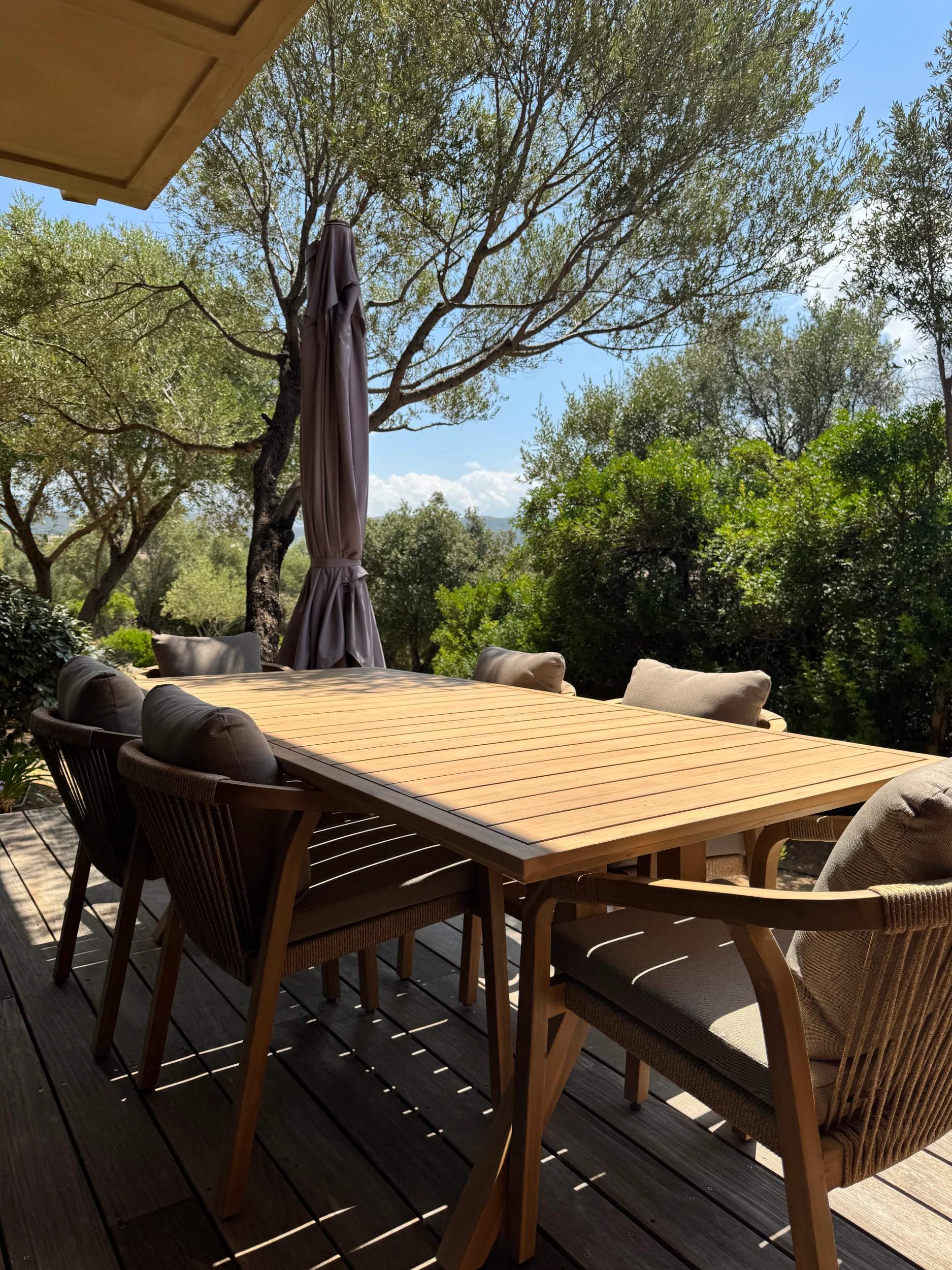 La terrasse de la villa Alivu